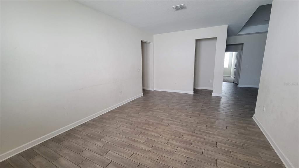 For Rent: $2,400 (4 beds, 3 baths, 2658 Square Feet)