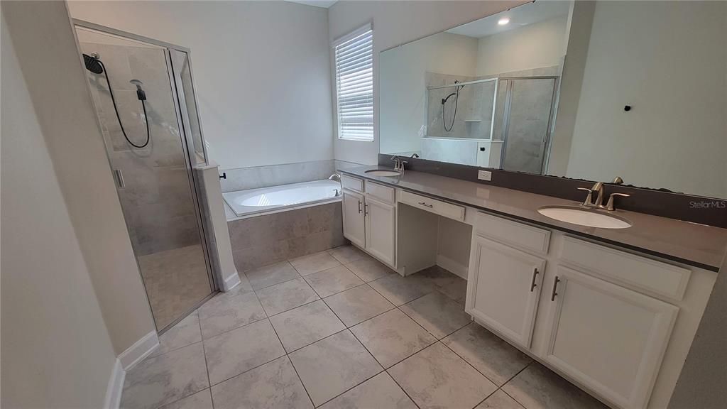 For Rent: $2,400 (4 beds, 3 baths, 2658 Square Feet)