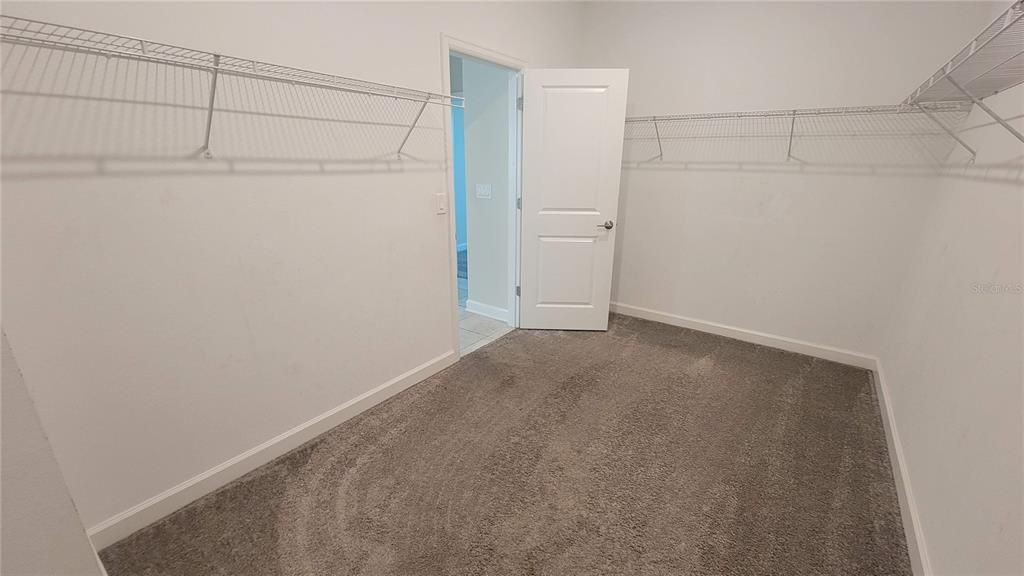 For Rent: $2,400 (4 beds, 3 baths, 2658 Square Feet)