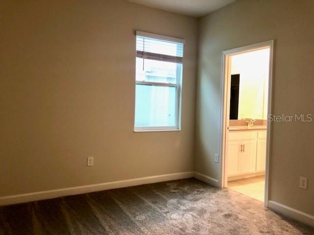 For Rent: $2,400 (4 beds, 3 baths, 2658 Square Feet)