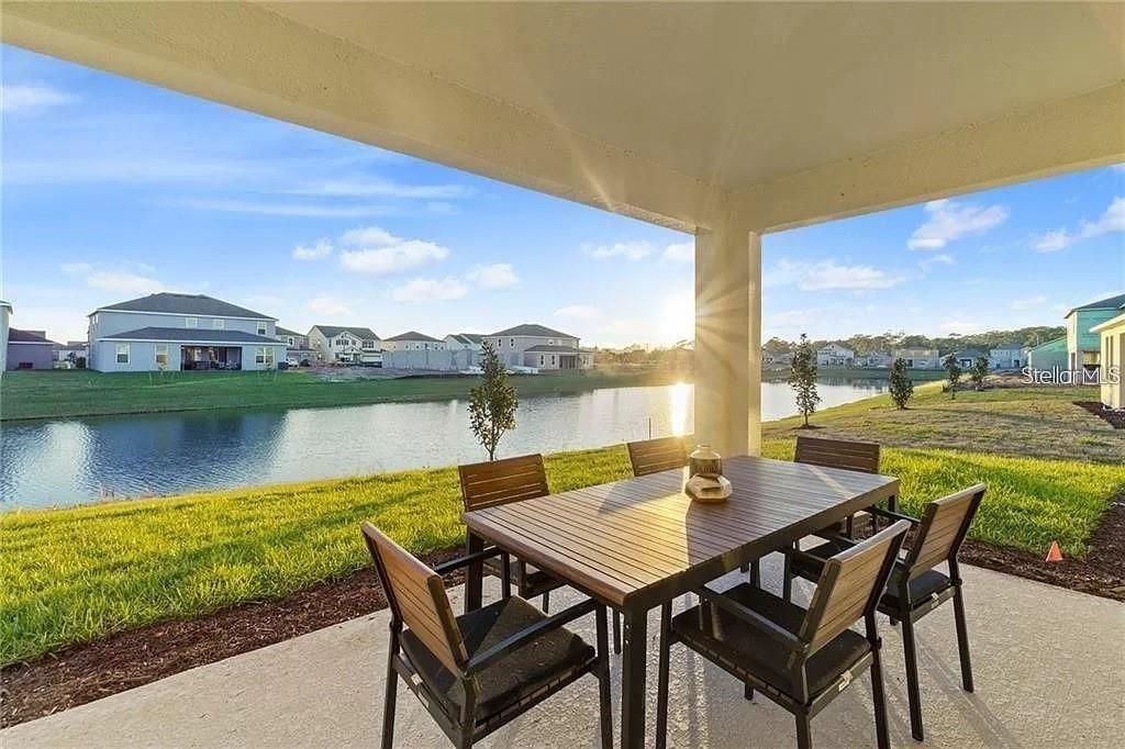 For Rent: $2,400 (4 beds, 3 baths, 2658 Square Feet)