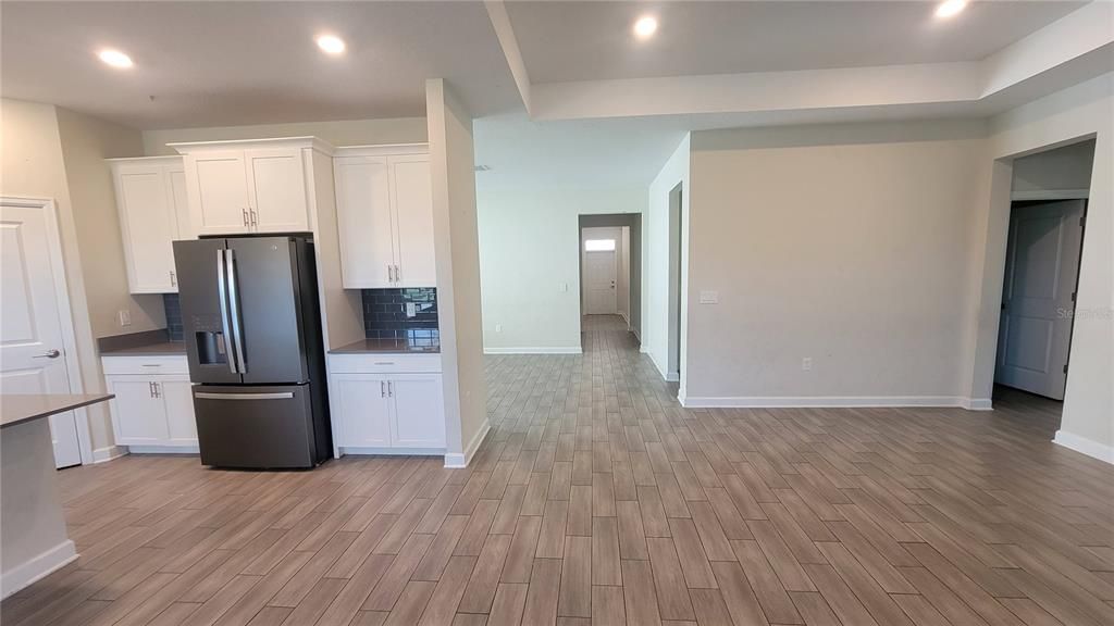 For Rent: $2,400 (4 beds, 3 baths, 2658 Square Feet)