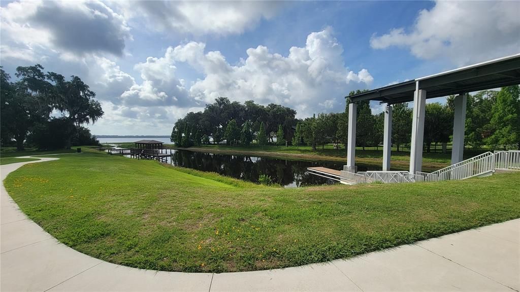 For Rent: $2,400 (4 beds, 3 baths, 2658 Square Feet)