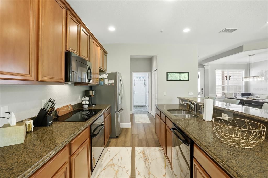 En Venta: $337,000 (3 camas, 2 baños, 2059 Pies cuadrados)