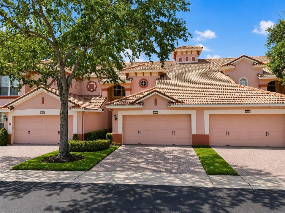 En Venta: $337,000 (3 camas, 2 baños, 2059 Pies cuadrados)