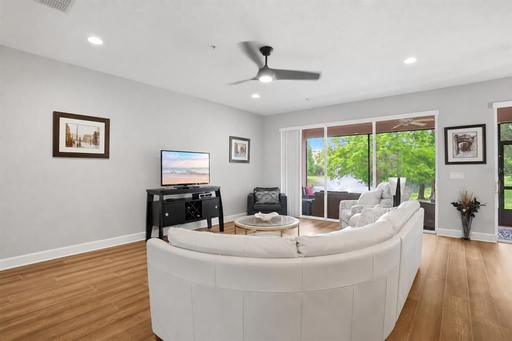 En Venta: $337,000 (3 camas, 2 baños, 2059 Pies cuadrados)