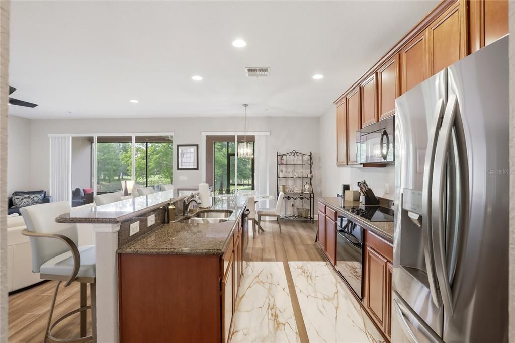 En Venta: $337,000 (3 camas, 2 baños, 2059 Pies cuadrados)