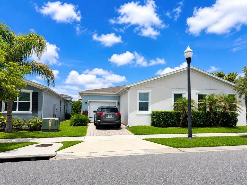 For Rent: $2,100 (3 beds, 2 baths, 1702 Square Feet)