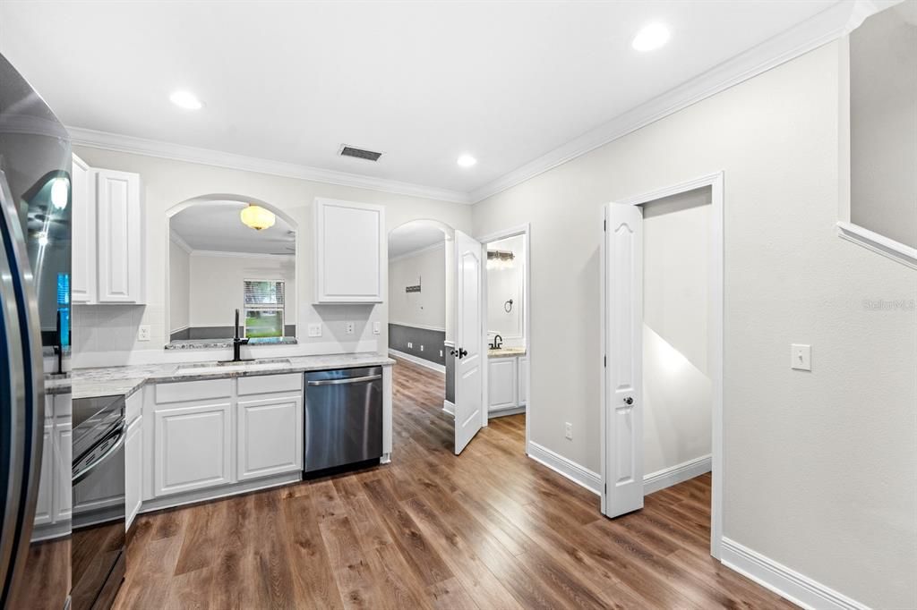 For Sale: $249,900 (2 beds, 2 baths, 1248 Square Feet)