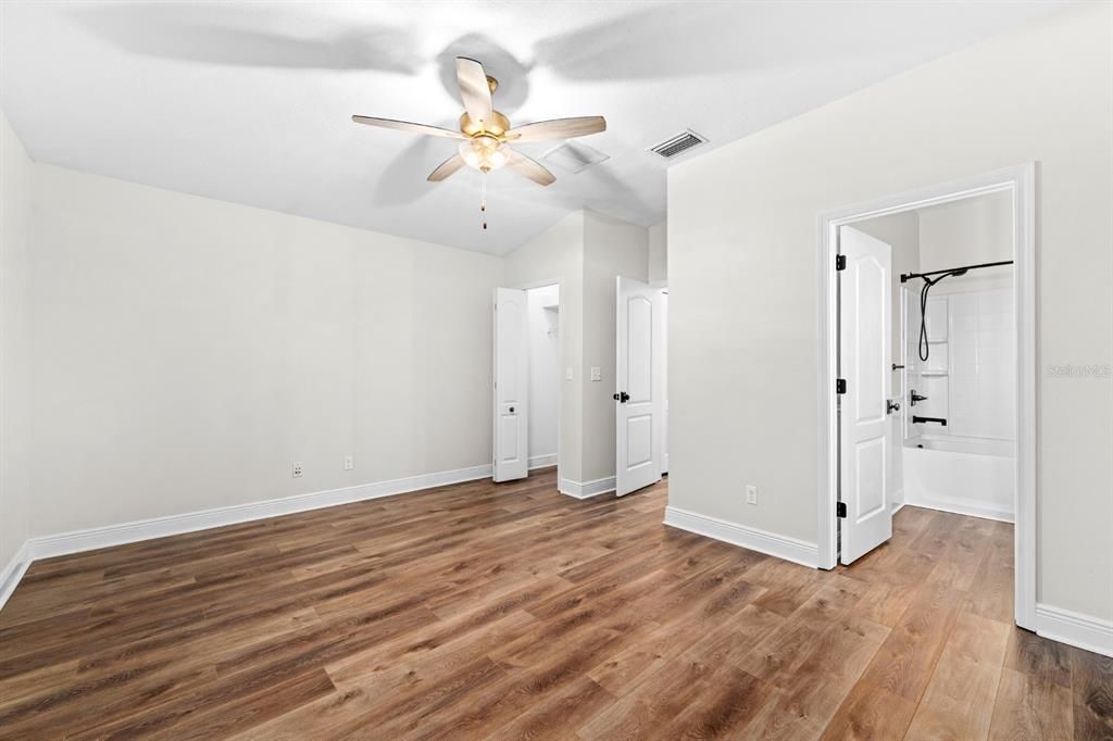 For Sale: $249,900 (2 beds, 2 baths, 1248 Square Feet)