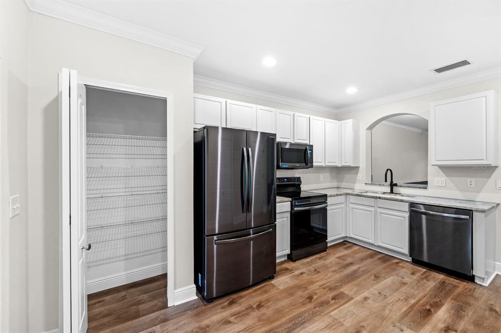 For Sale: $249,900 (2 beds, 2 baths, 1248 Square Feet)