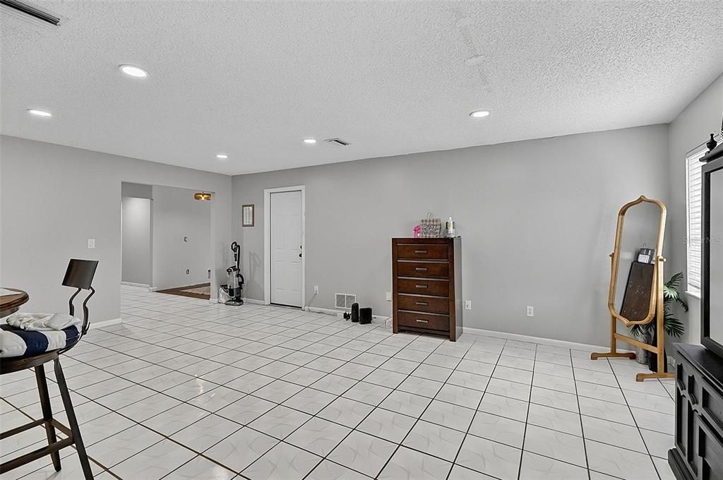 For Sale: $310,000 (3 beds, 2 baths, 2077 Square Feet)
