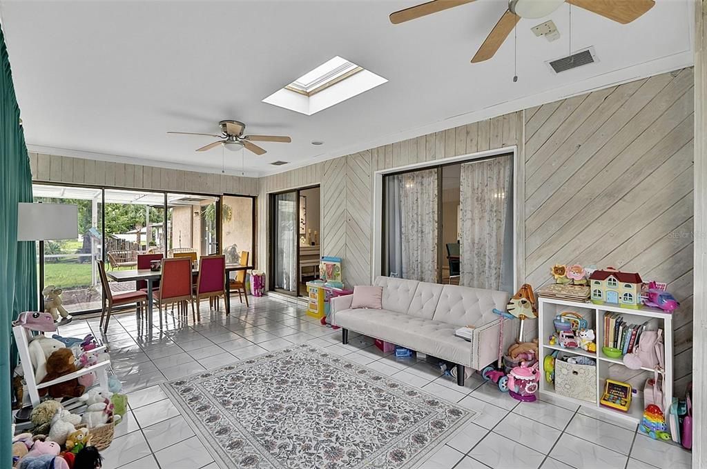 For Sale: $310,000 (3 beds, 2 baths, 2077 Square Feet)