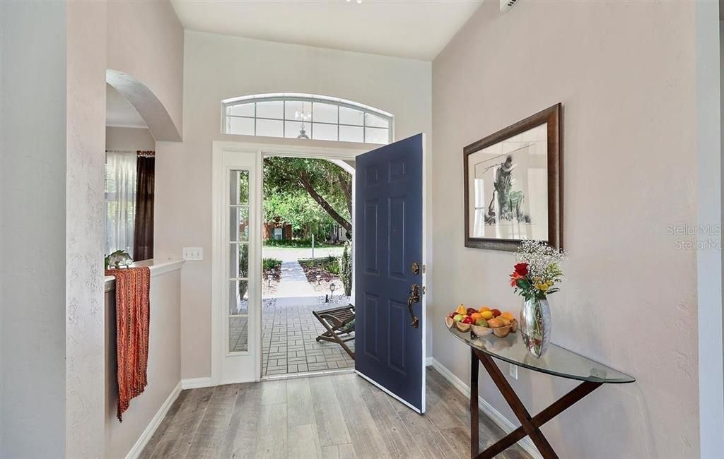 En Venta: $485,000 (4 camas, 2 baños, 2418 Pies cuadrados)