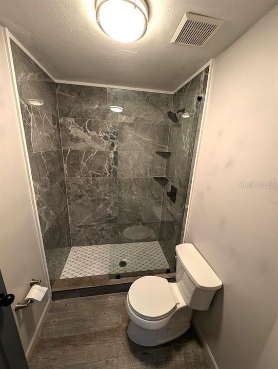 En Venta: $485,000 (4 camas, 2 baños, 2418 Pies cuadrados)