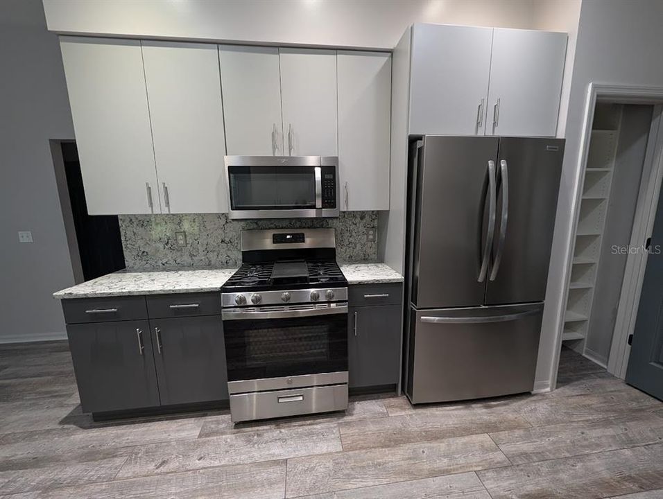 En Venta: $485,000 (4 camas, 2 baños, 2418 Pies cuadrados)