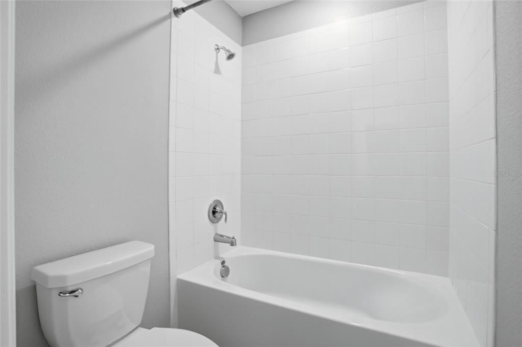 На продажу: $415,000 (4 спален, 2 ванн, 2346 Квадратных фут)