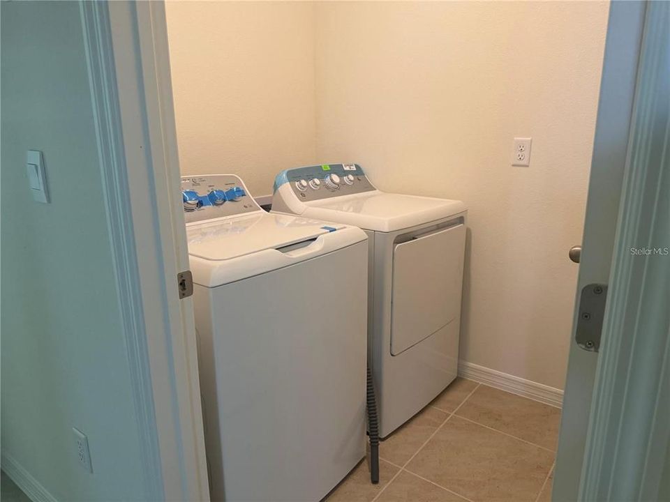 В аренду: $2,750 (5 спален, 3 ванн, 2700 Квадратных фут)