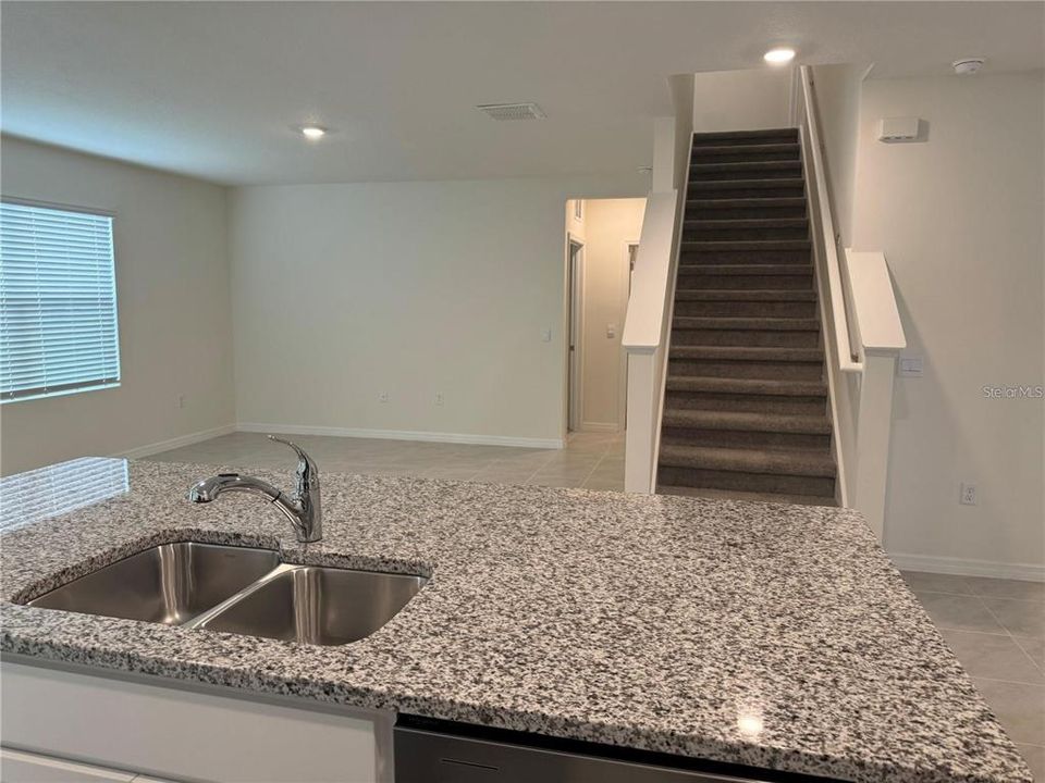 В аренду: $2,750 (5 спален, 3 ванн, 2700 Квадратных фут)