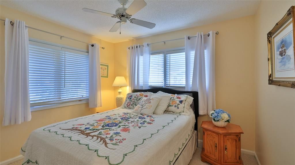 For Sale: $365,000 (3 beds, 2 baths, 1593 Square Feet)