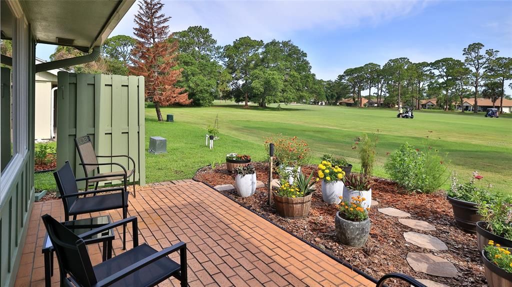 For Sale: $365,000 (3 beds, 2 baths, 1593 Square Feet)