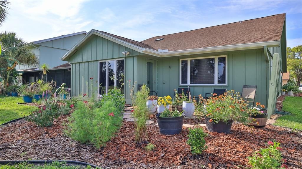For Sale: $365,000 (3 beds, 2 baths, 1593 Square Feet)