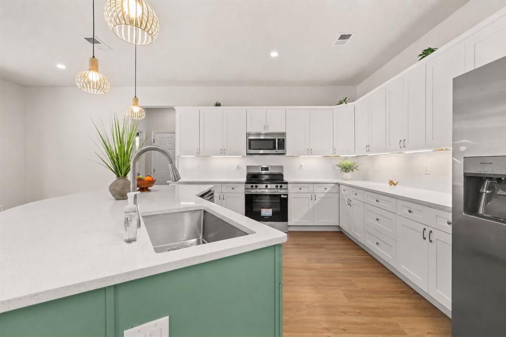 For Sale: $479,000 (4 beds, 3 baths, 2571 Square Feet)