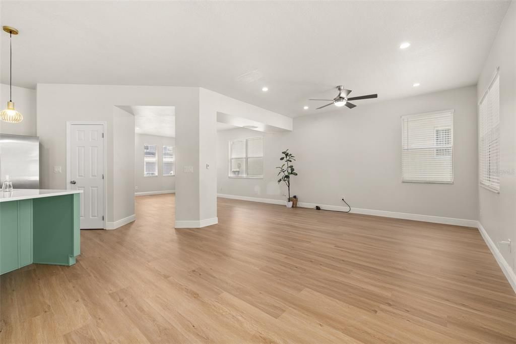 For Sale: $479,000 (4 beds, 3 baths, 2571 Square Feet)