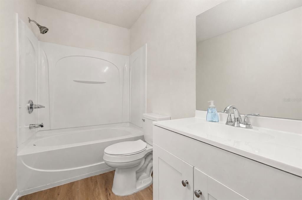 For Sale: $479,000 (4 beds, 3 baths, 2571 Square Feet)