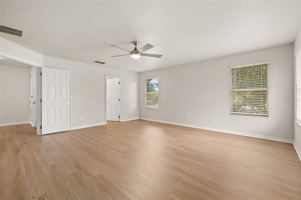 For Sale: $479,000 (4 beds, 3 baths, 2571 Square Feet)
