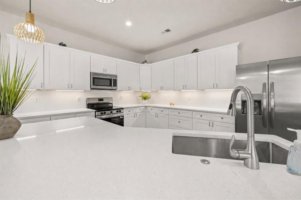 For Sale: $479,000 (4 beds, 3 baths, 2571 Square Feet)