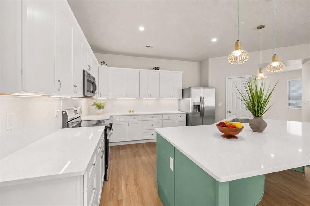 For Sale: $479,000 (4 beds, 3 baths, 2571 Square Feet)