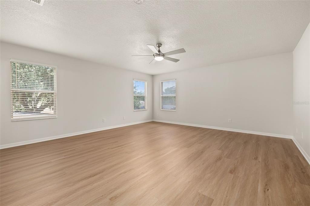 For Sale: $479,000 (4 beds, 3 baths, 2571 Square Feet)