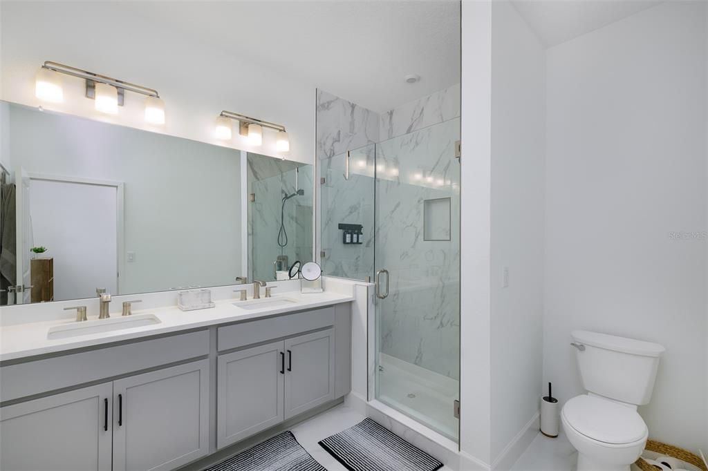 В аренду: $3,700 (2 спален, 2 ванн, 1708 Квадратных фут)