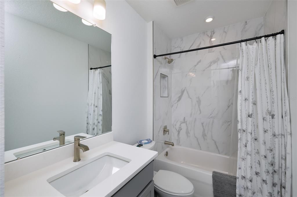 В аренду: $3,700 (2 спален, 2 ванн, 1708 Квадратных фут)