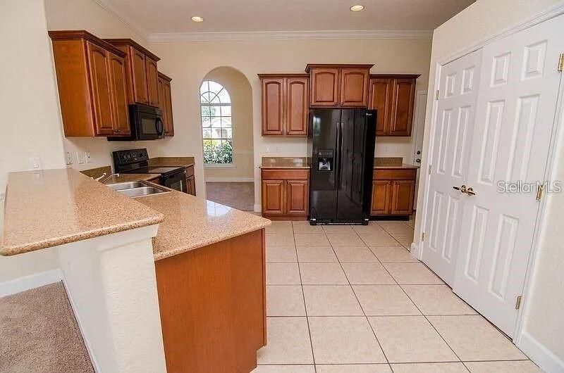 В аренду: $2,250 (3 спален, 2 ванн, 2204 Квадратных фут)