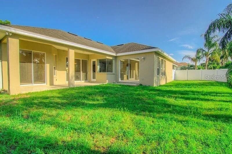 В аренду: $2,250 (3 спален, 2 ванн, 2204 Квадратных фут)