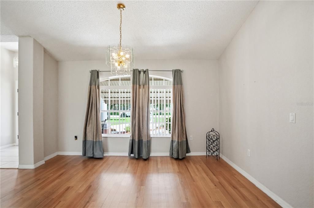 На продажу: $329,000 (3 спален, 2 ванн, 1804 Квадратных фут)