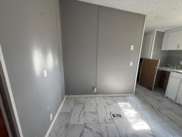 En Venta: $141,000 (3 camas, 2 baños, 936 Pies cuadrados)