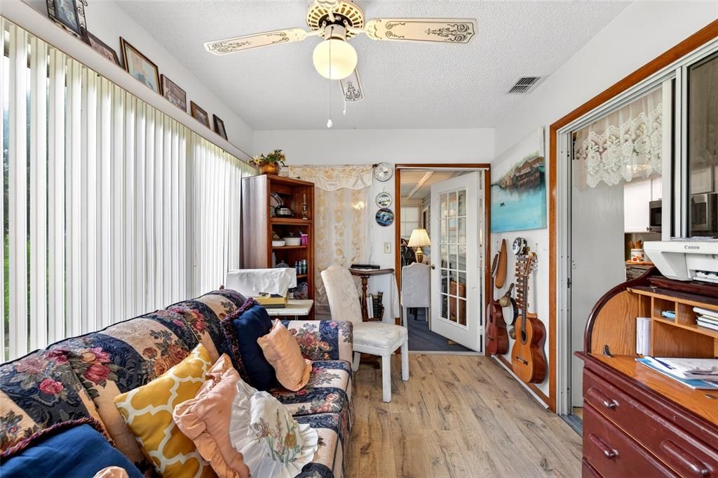 En Venta: $199,900 (2 camas, 2 baños, 1038 Pies cuadrados)