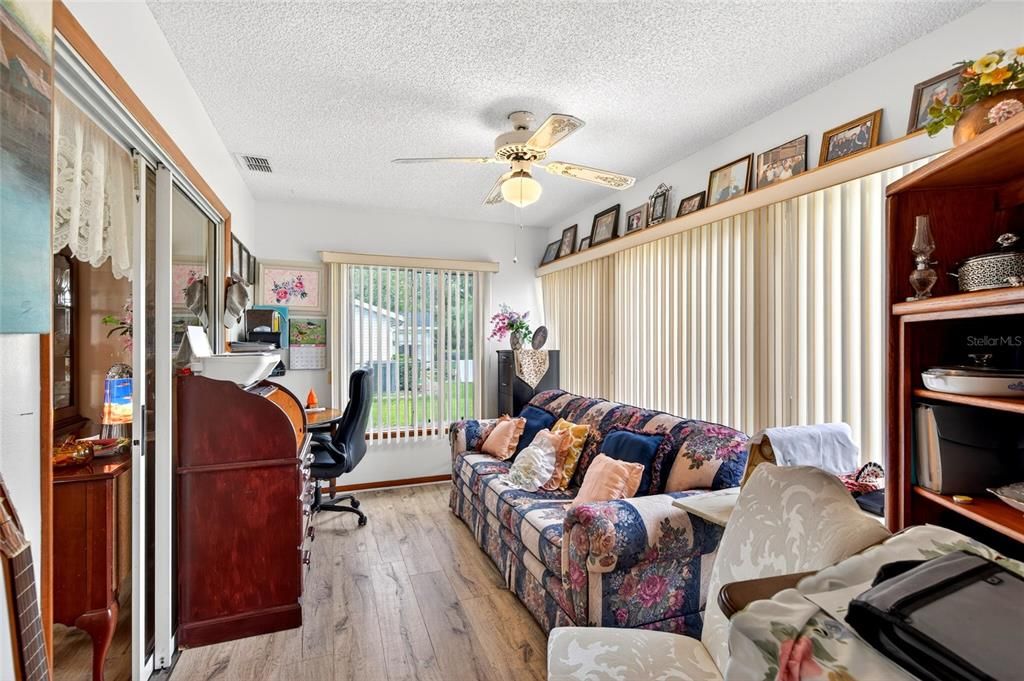En Venta: $199,900 (2 camas, 2 baños, 1038 Pies cuadrados)