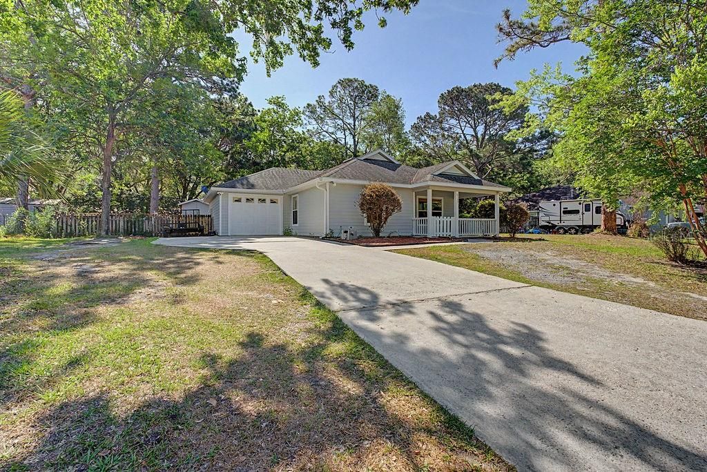For Sale: $315,000 (3 beds, 2 baths, 1476 Square Feet)