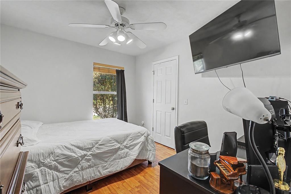 For Sale: $315,000 (3 beds, 2 baths, 1476 Square Feet)