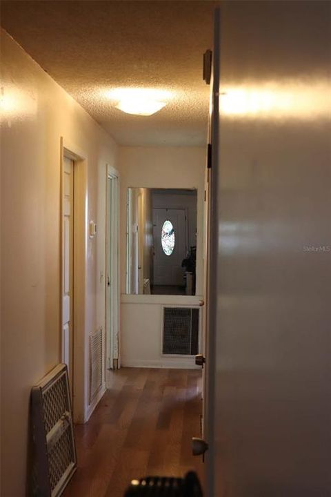 For Sale: $185,000 (3 beds, 1 baths, 1120 Square Feet)