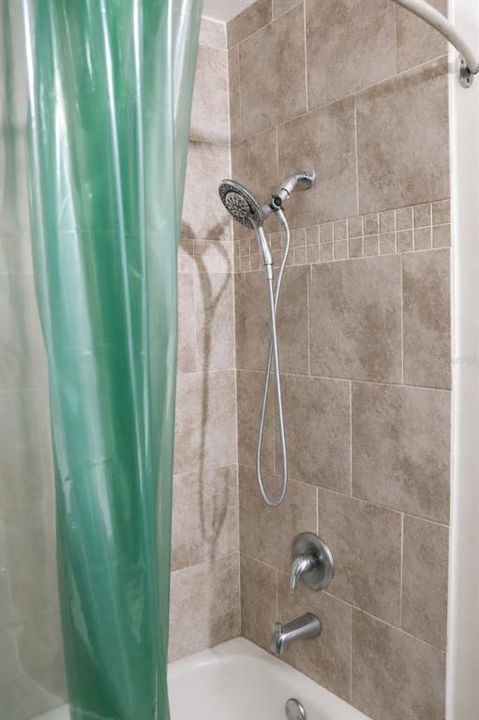 For Sale: $185,000 (3 beds, 1 baths, 1120 Square Feet)