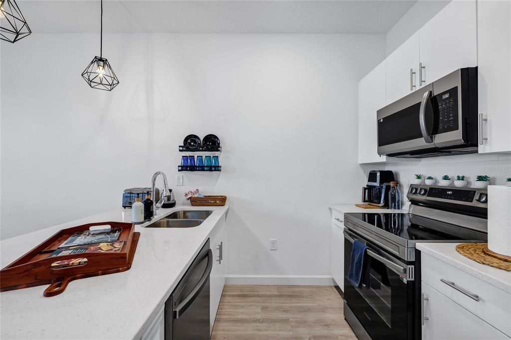 For Sale: $290,000 (3 beds, 2 baths, 1744 Square Feet)