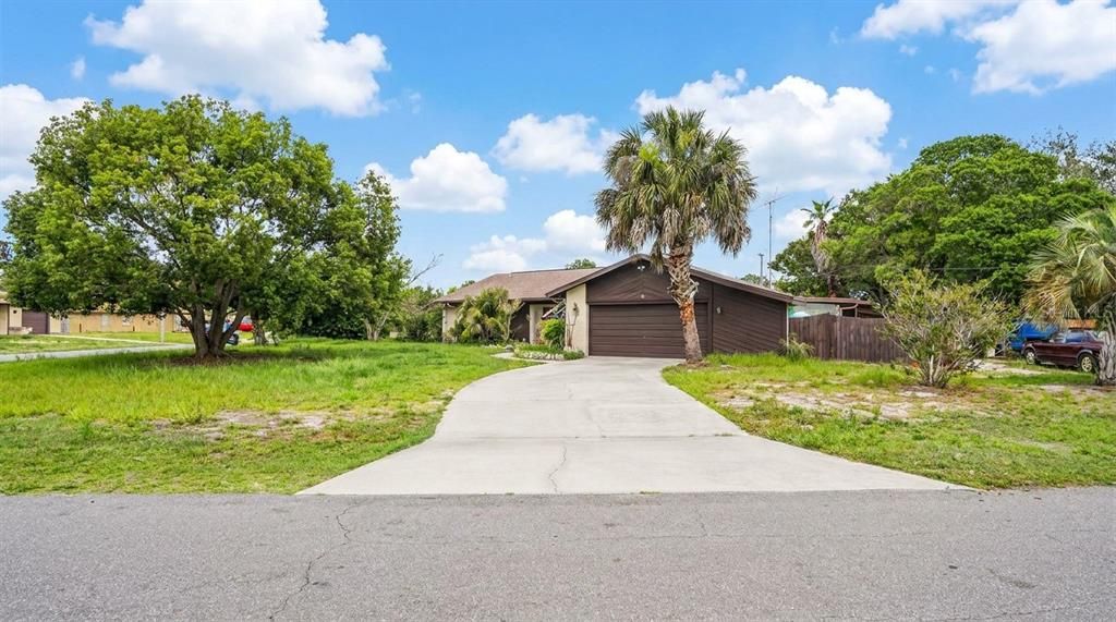 For Sale: $199,000 (2 beds, 2 baths, 1402 Square Feet)