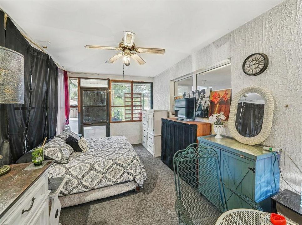 For Sale: $199,000 (2 beds, 2 baths, 1402 Square Feet)
