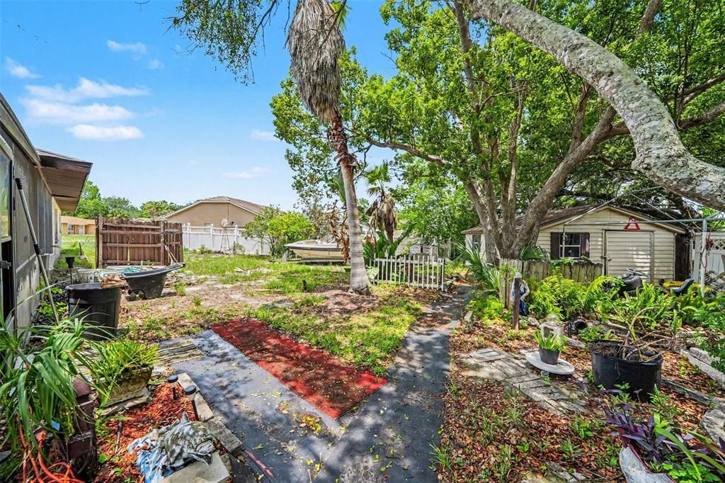 For Sale: $199,000 (2 beds, 2 baths, 1402 Square Feet)