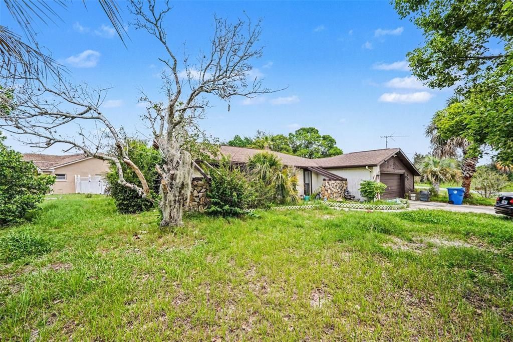 For Sale: $199,000 (2 beds, 2 baths, 1402 Square Feet)